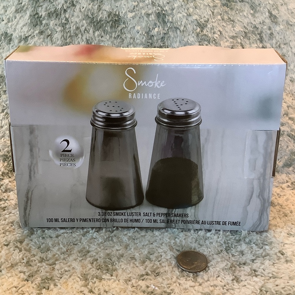 Smoke Luster Radiance Salt & Pepper Shaker Set NWT 3.38oz - Picture 8 of 15